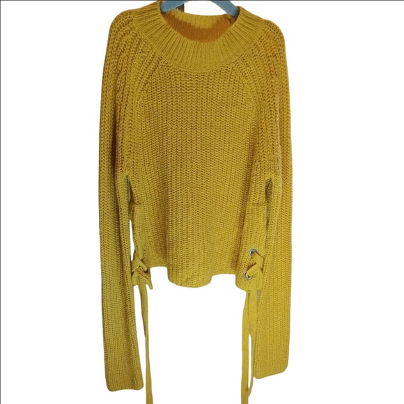 Cozy Mustard Yellow Crew Neck Sweater with Chunky Knit - Picture 2 of 4